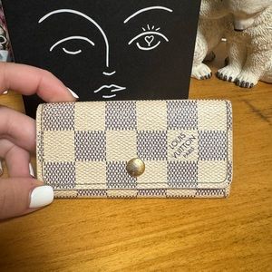 Louis Vuitton EUC Key / Card holder Azur Damier Authentic